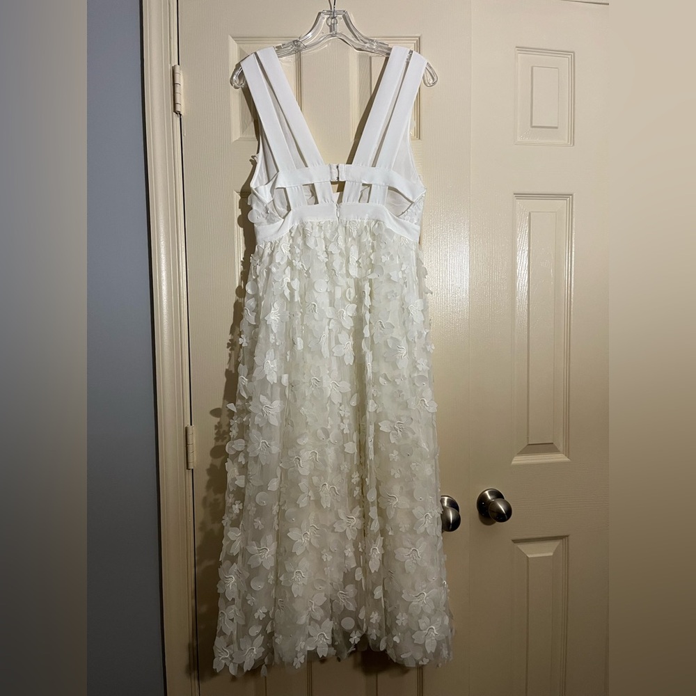 Anthropologie BHLDN Stevie V-Neck Floral Appliqué A-Line Midi Dress in Ivory - Picture 6 of 7